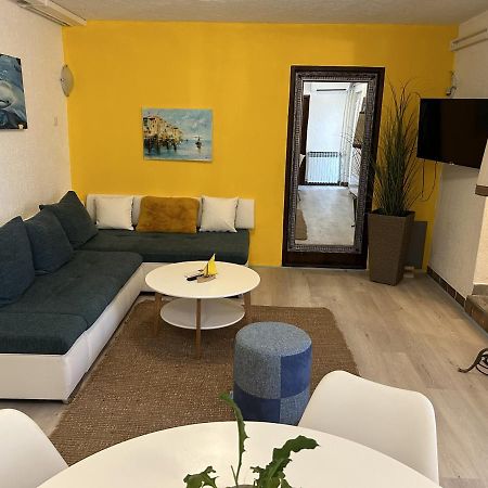 Peaceful Apartment With Patio Rovinj Eksteriør bilde
